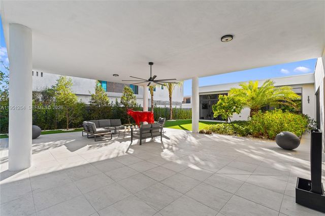 16773 S Botaniko Drive S, Weston, FL 33326