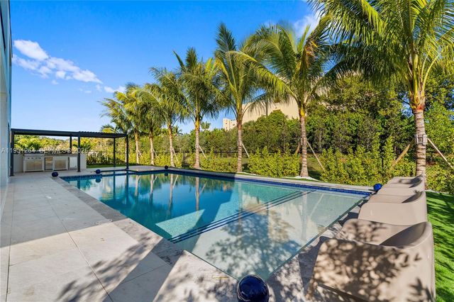 16773 S Botaniko Drive S, Weston, FL 33326