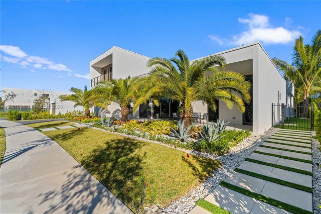 16773 S Botaniko Drive S, Weston, FL 33326