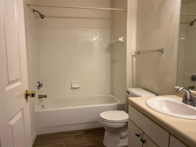 9846 LAKE CHASE ISLAND WAY, Tampa, FL 33626