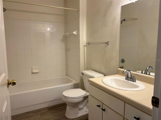 9846 LAKE CHASE ISLAND WAY, Tampa, FL 33626