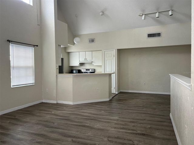 9846 LAKE CHASE ISLAND WAY, Tampa, FL 33626