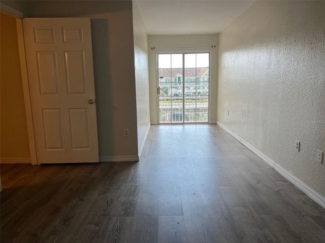 9846 LAKE CHASE ISLAND WAY, Tampa, FL 33626