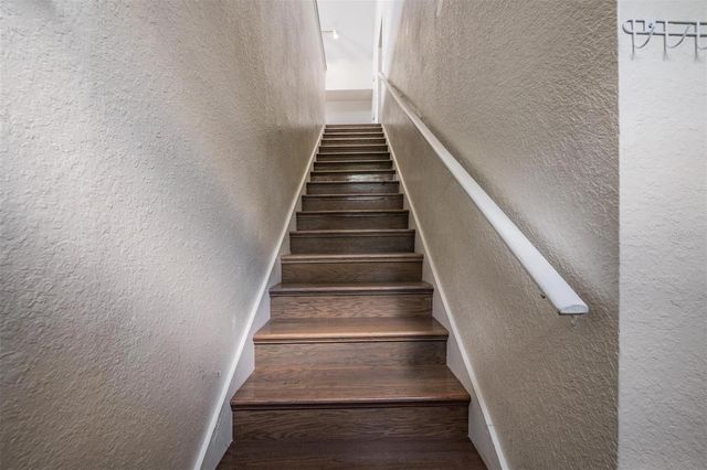 9846 LAKE CHASE ISLAND WAY, Tampa, FL 33626