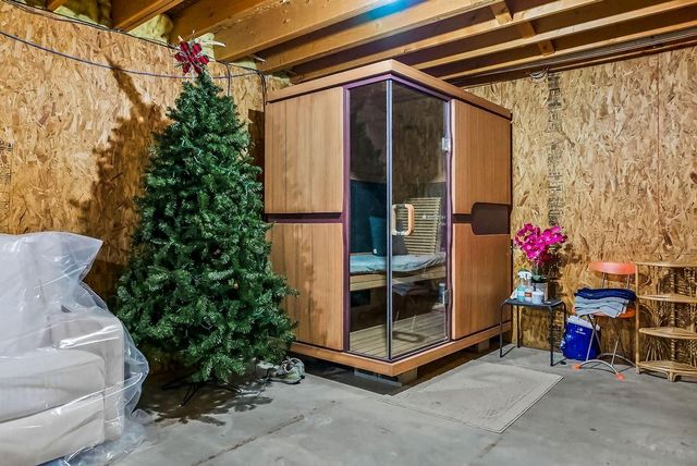 13 Skyline Drive, Adrian, MO 64720