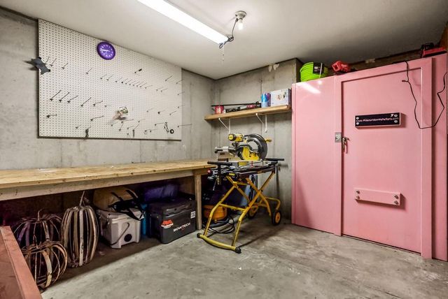 13 Skyline Drive, Adrian, MO 64720