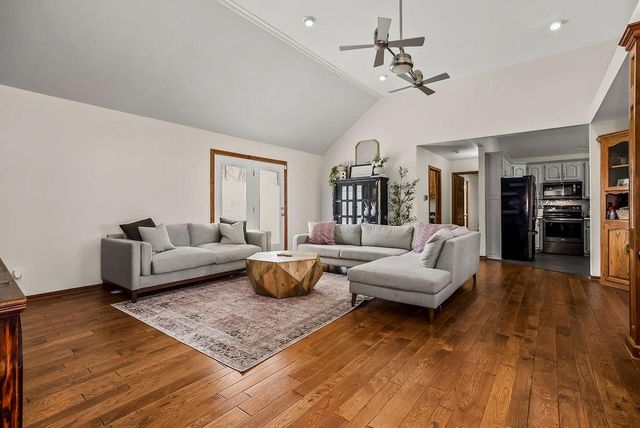 13 Skyline Drive, Adrian, MO 64720