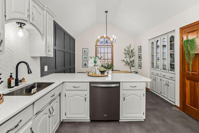 13 Skyline Drive, Adrian, MO 64720