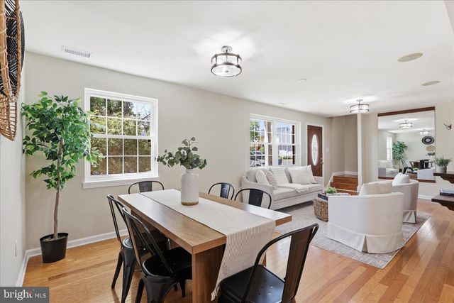 7233 BEVERLY PARK DR, Springfield, VA 22150
