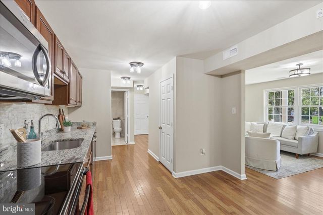 7233 BEVERLY PARK DR, Springfield, VA 22150