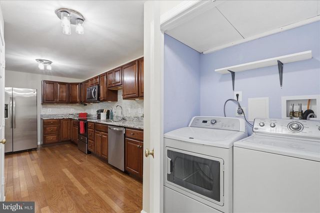 7233 BEVERLY PARK DR, Springfield, VA 22150