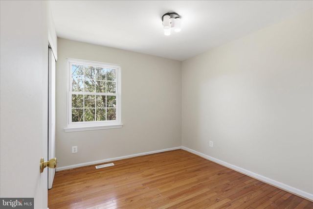7233 BEVERLY PARK DR, Springfield, VA 22150