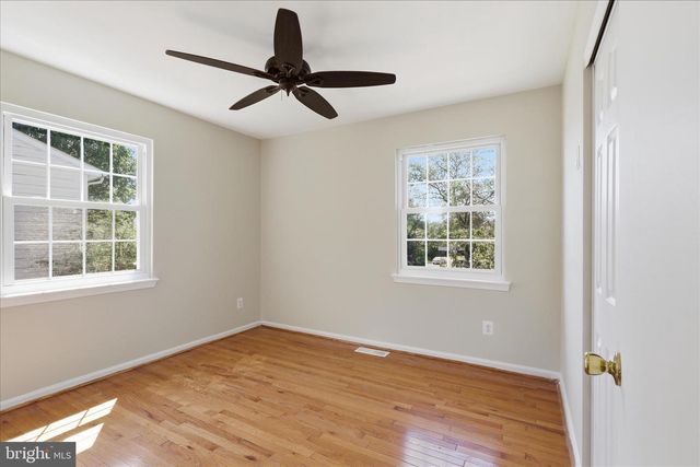 7233 BEVERLY PARK DR, Springfield, VA 22150