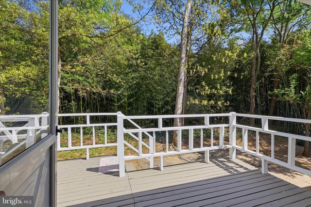 7233 BEVERLY PARK DR, Springfield, VA 22150