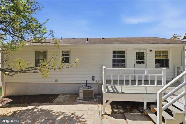 7233 BEVERLY PARK DR, Springfield, VA 22150