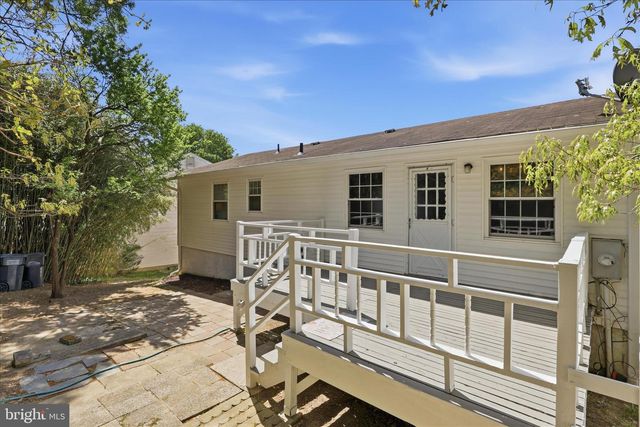 7233 BEVERLY PARK DR, Springfield, VA 22150