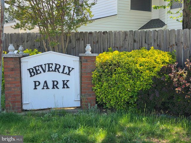 7233 BEVERLY PARK DR, Springfield, VA 22150