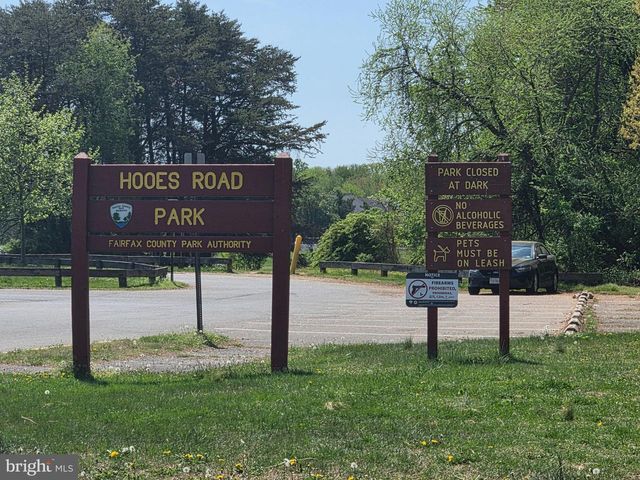 7233 BEVERLY PARK DR, Springfield, VA 22150