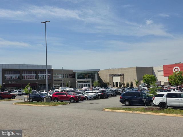 7233 BEVERLY PARK DR, Springfield, VA 22150