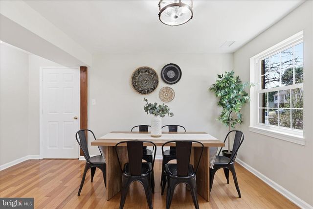 7233 BEVERLY PARK DR, Springfield, VA 22150
