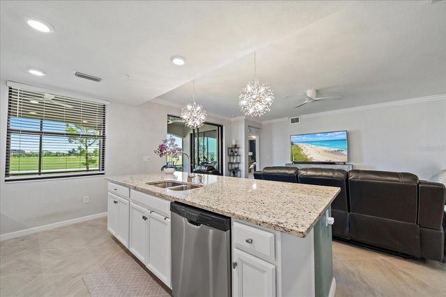 18027 GAWTHROP DRIVE 101, Bradenton, FL 34211