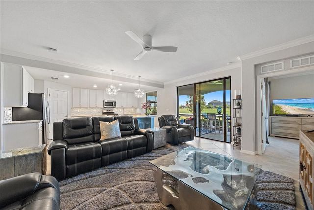 18027 GAWTHROP DRIVE 101, Bradenton, FL 34211