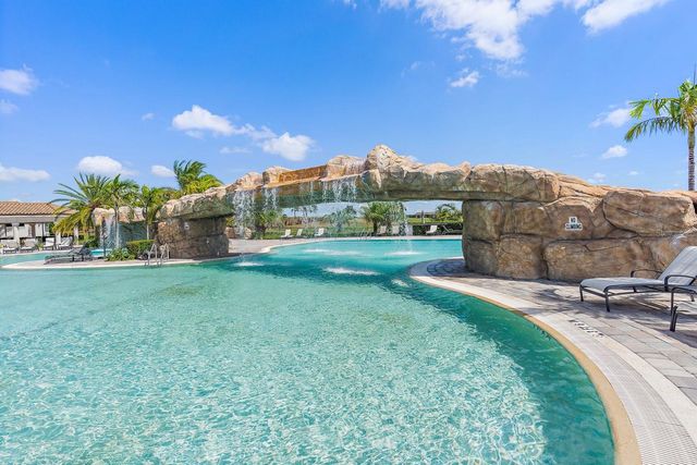 18027 GAWTHROP DRIVE 101, Bradenton, FL 34211