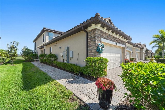 18027 GAWTHROP DRIVE 101, Bradenton, FL 34211