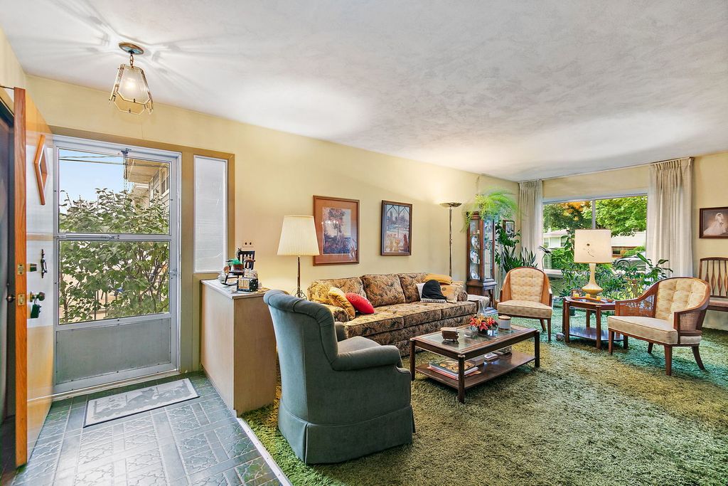 2073 Westview Drive, Des Plaines, IL 60018 — photo 2