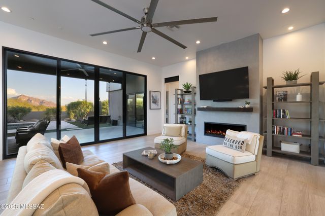 725 W Tortolita Mountain Circle, Oro Valley, AZ 85755