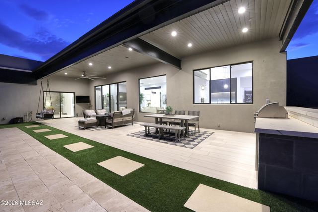 725 W Tortolita Mountain Circle, Oro Valley, AZ 85755