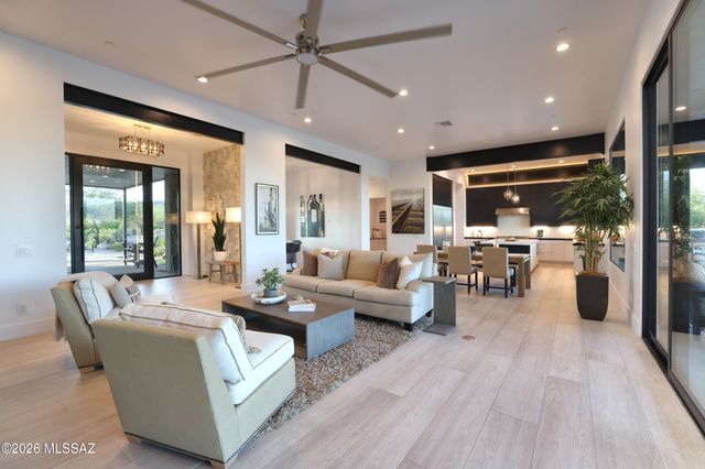 725 W Tortolita Mountain Circle, Oro Valley, AZ 85755