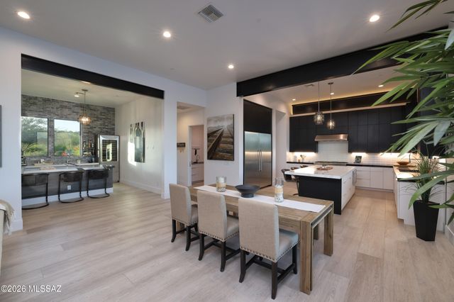 725 W Tortolita Mountain Circle, Oro Valley, AZ 85755