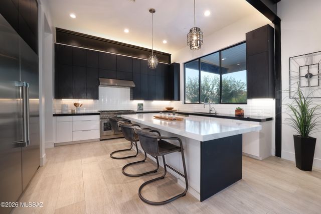 725 W Tortolita Mountain Circle, Oro Valley, AZ 85755