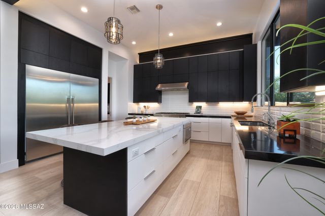 725 W Tortolita Mountain Circle, Oro Valley, AZ 85755