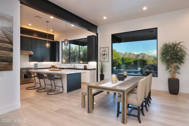 725 W Tortolita Mountain Circle, Oro Valley, AZ 85755