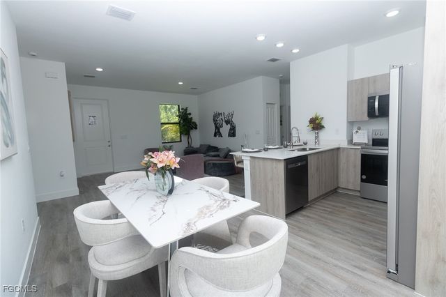 6027 PECAN CIR, Labelle, FL 33935