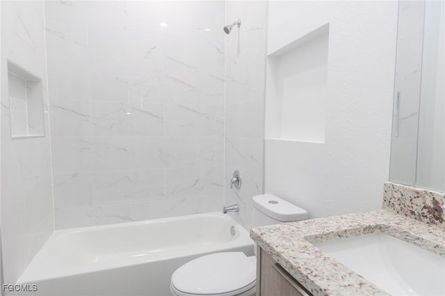 6027 PECAN CIR, Labelle, FL 33935