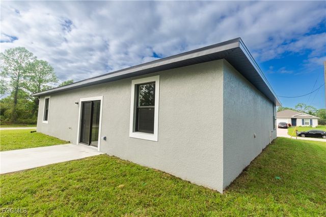 6027 PECAN CIR, Labelle, FL 33935