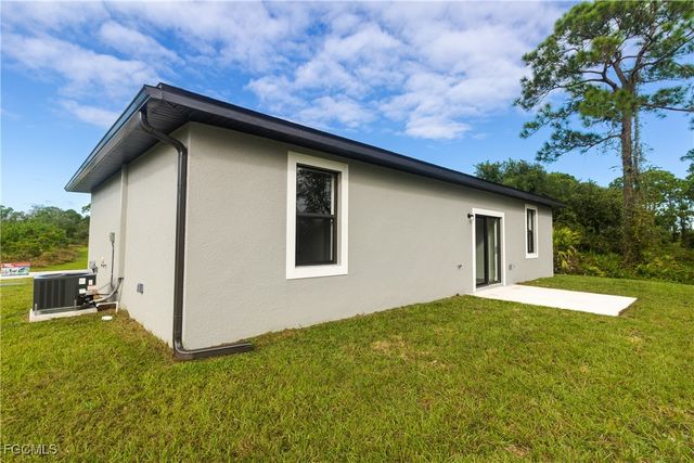 6027 PECAN CIR, Labelle, FL 33935