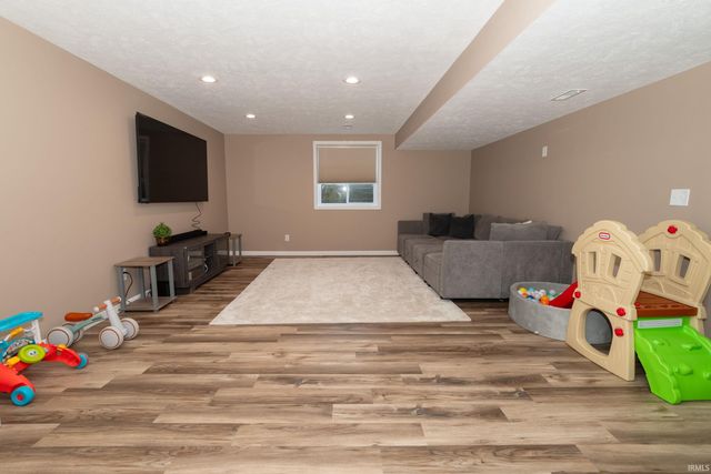 54825 Black Oak Drive, Bristol, IN 46507