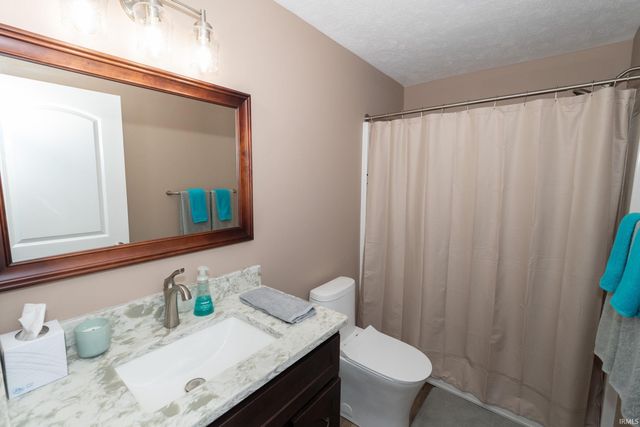 54825 Black Oak Drive, Bristol, IN 46507