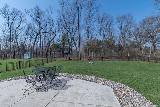 54825 Black Oak Drive, Bristol, IN 46507