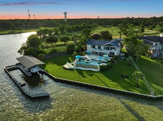 602 Shorewood Drive, Taylor Lake Village, TX 77586