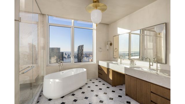 30 Park Pl Apt 67A, New York City, NY 10007