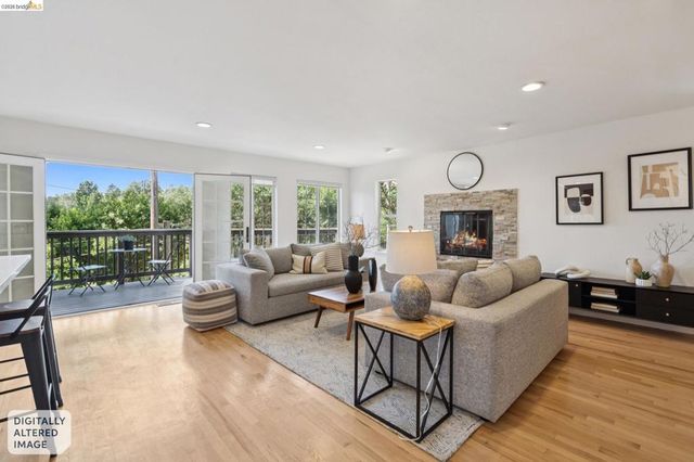 2170 Arrowhead Dr, Oakland, CA 94611