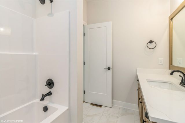 300 NW Ashley Avenue, Waukee, IA 50263