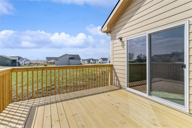 300 NW Ashley Avenue, Waukee, IA 50263