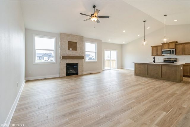 300 NW Ashley Avenue, Waukee, IA 50263