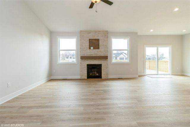 300 NW Ashley Avenue, Waukee, IA 50263